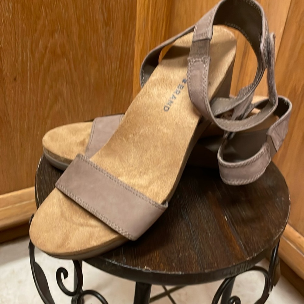 Lucky Brand  2 1/2 “ wedge sandal